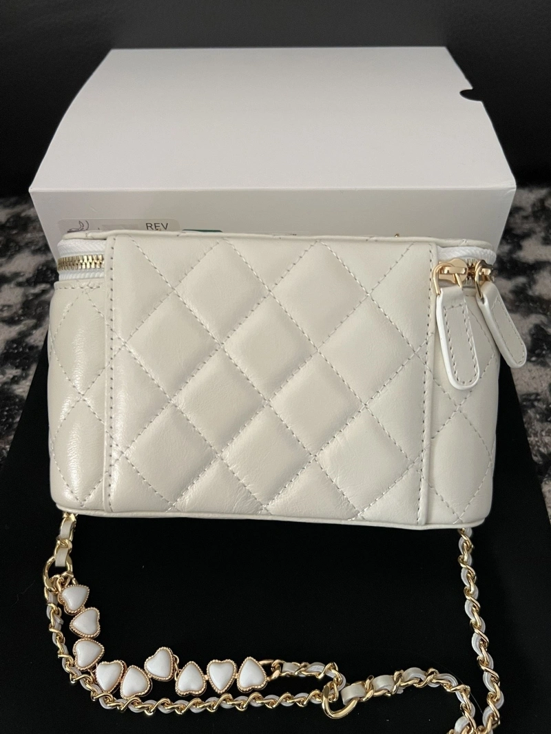 Chanel Cosmetic Bags 4017-1380