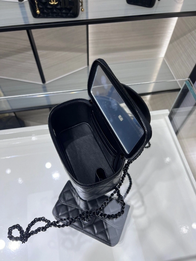 Chanel Cosmetic Bags 4017-1739