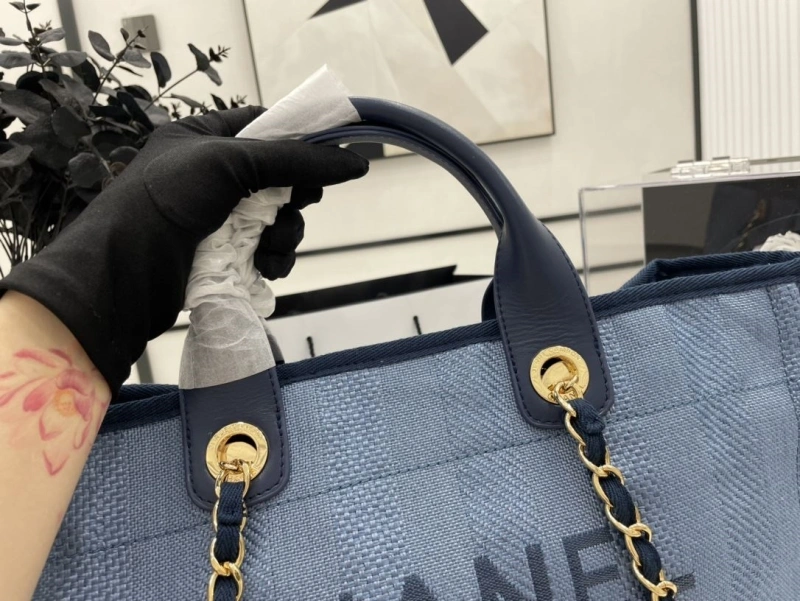 Chanel Shopping Bags 4017-1923