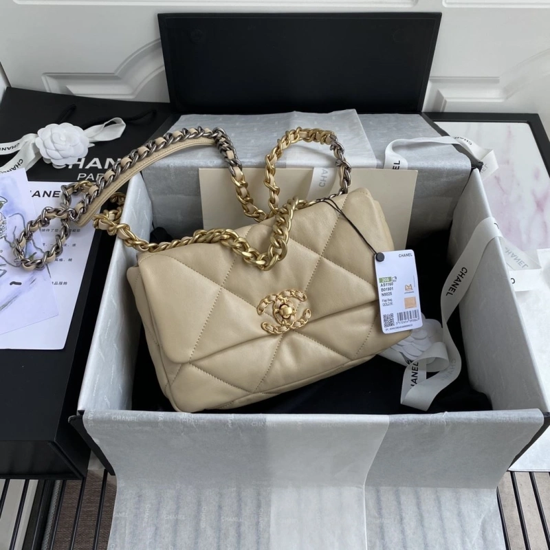 Chanel 19 Bags 4017-2215