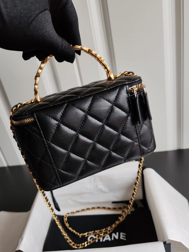 Chanel Cosmetic Bags 4017B-0019