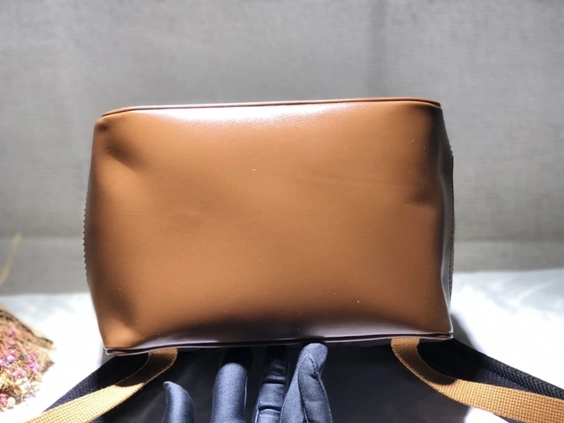 Gucci Backpacks 4032-0181