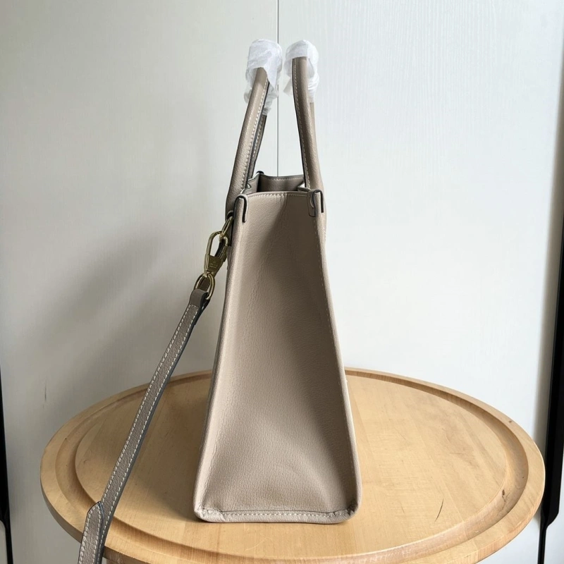 Gucci Shopping Bags 4032-0735