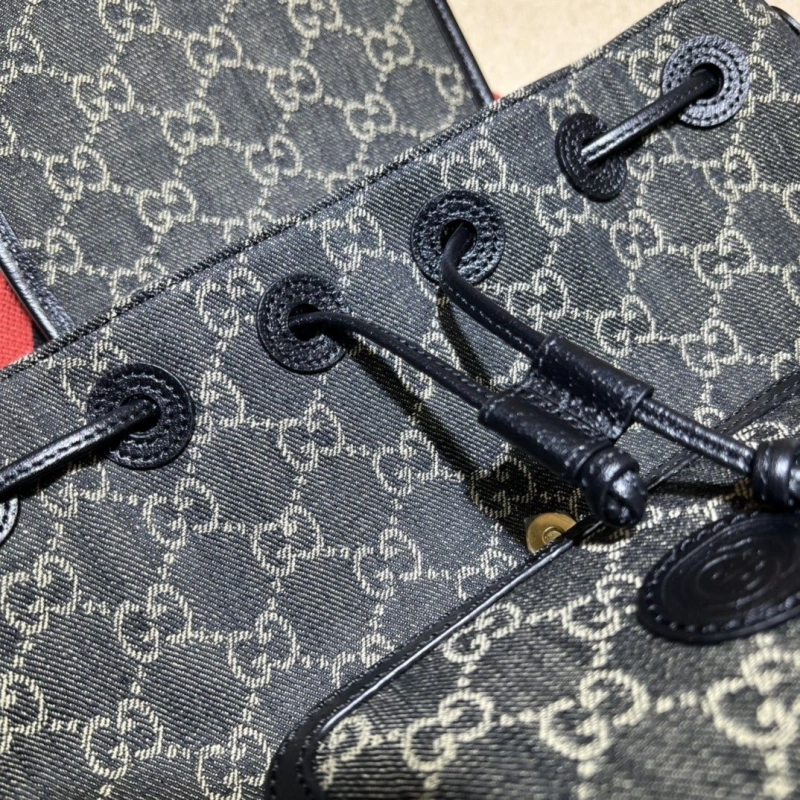 Gucci Backpacks 4036-0513