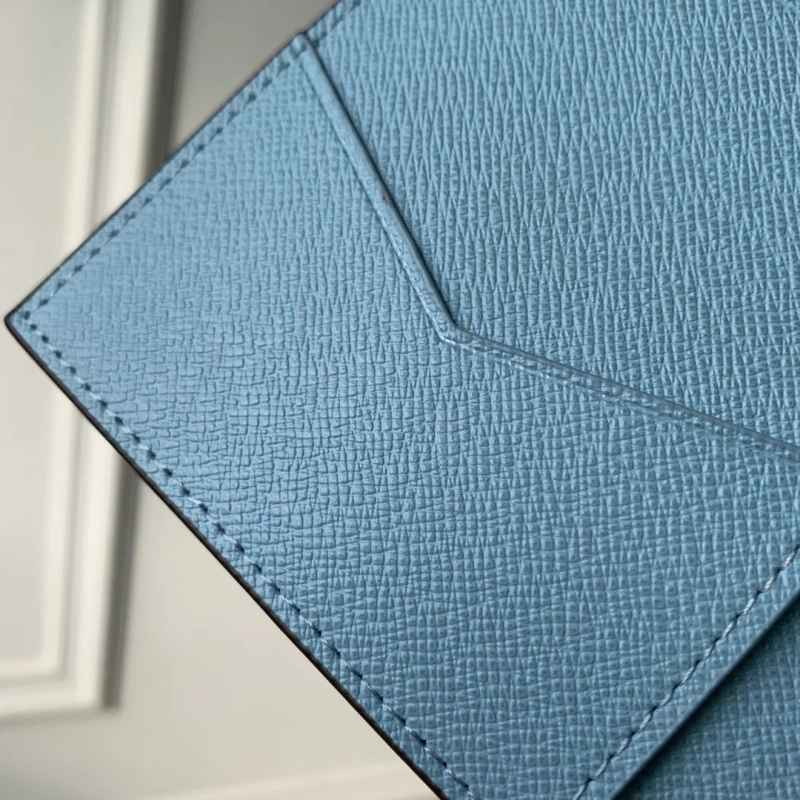 LV Wallets 4048A-0021