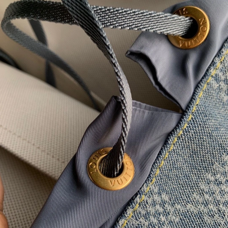 LV Backpacks 4048A-0025