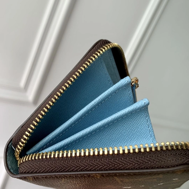 LV Wallets 4048A-0054