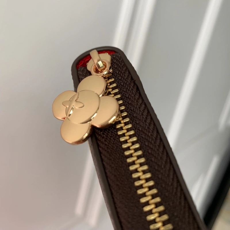 LV Wallets 4048A-0055