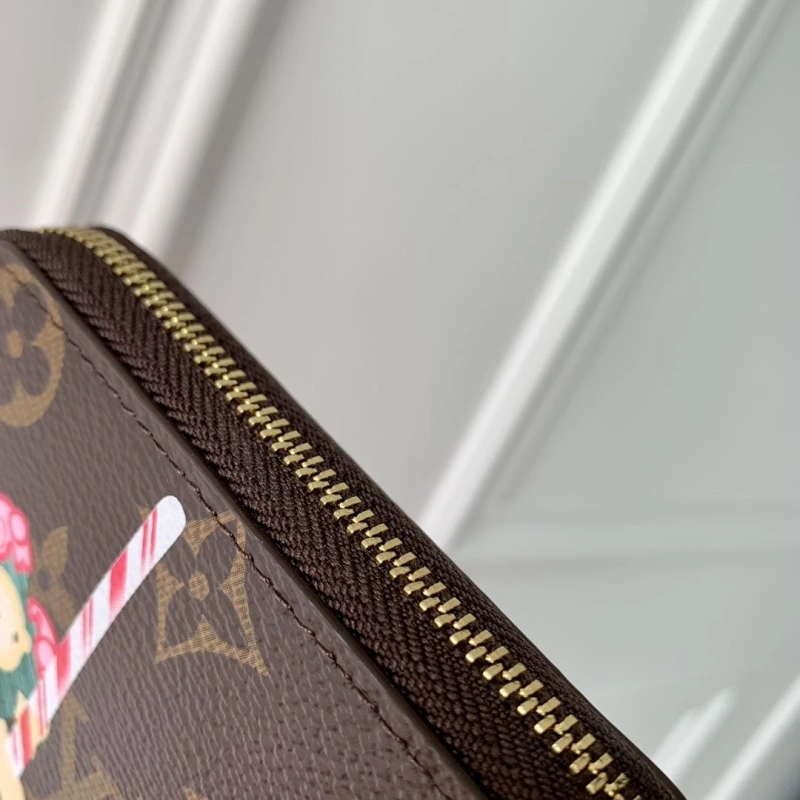 LV Wallets 4048A-0055