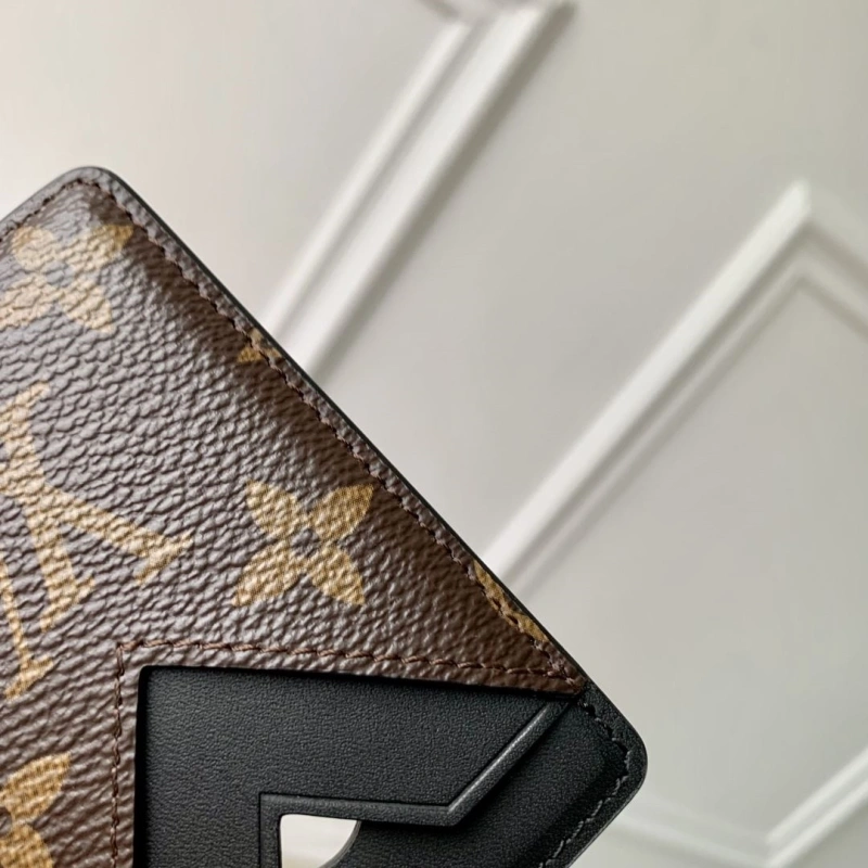 LV Wallets 4048A-0069