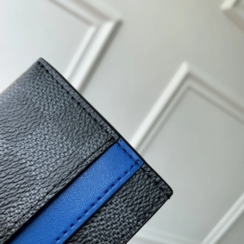 LV Wallets 4048A-0074