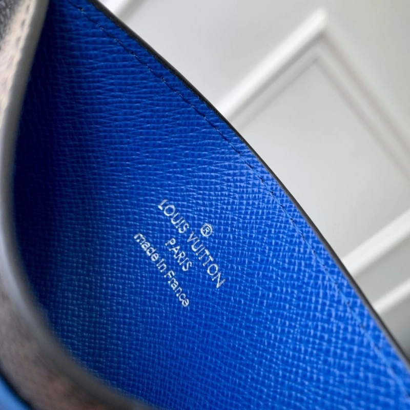 LV Wallets 4048A-0074