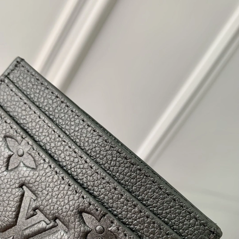 LV Wallets 4048A-0096