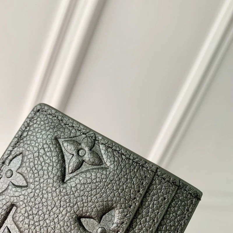 LV Wallets 4048A-0096