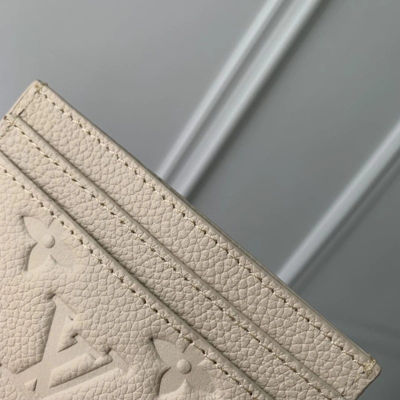 LV Wallets 4048A-0103