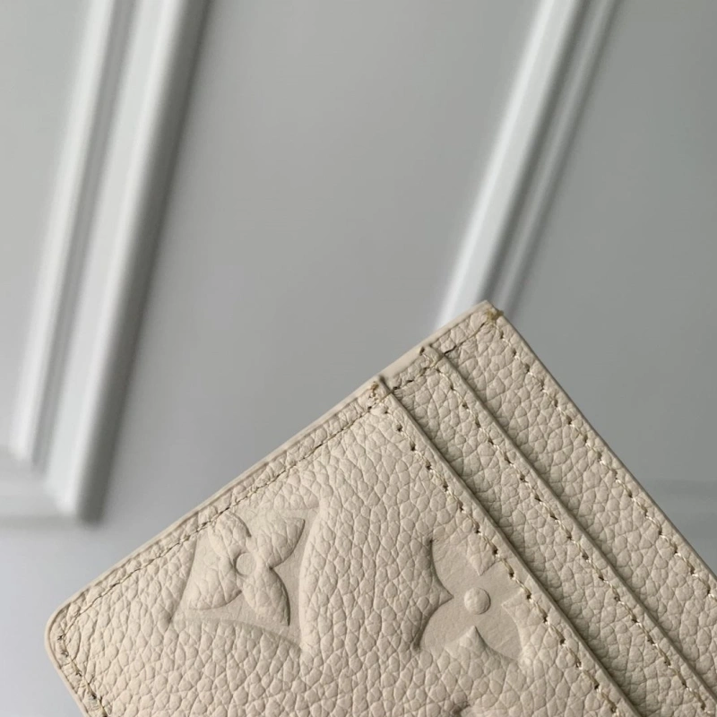 LV Wallets 4048A-0103