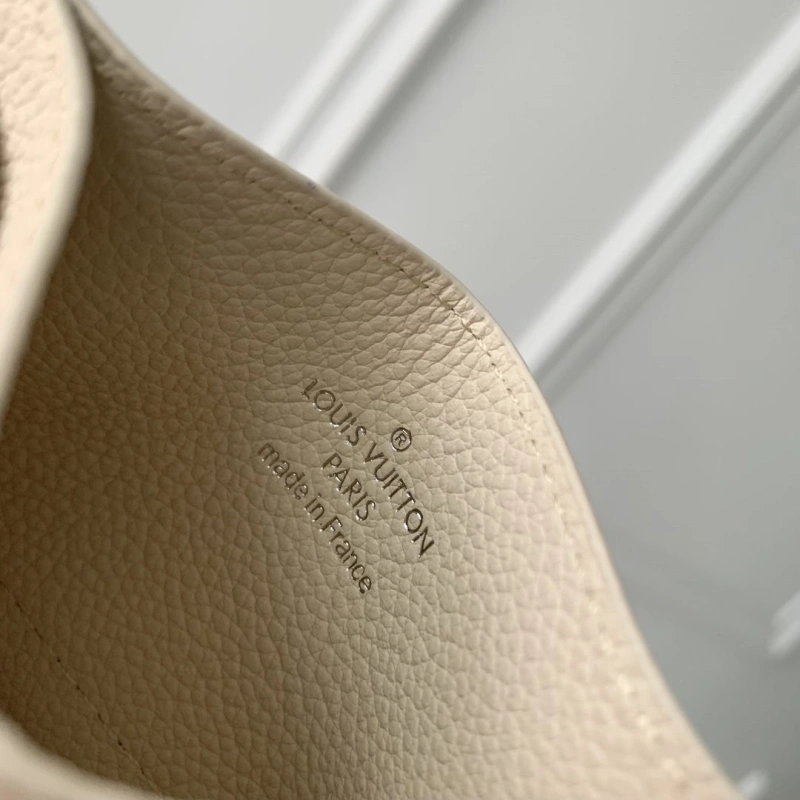 LV Wallets 4048A-0103