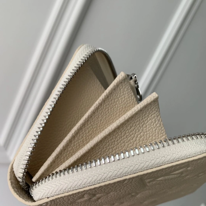 LV Wallets 4048A-0104