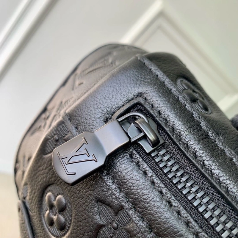 LV Backpacks 4048A-0128