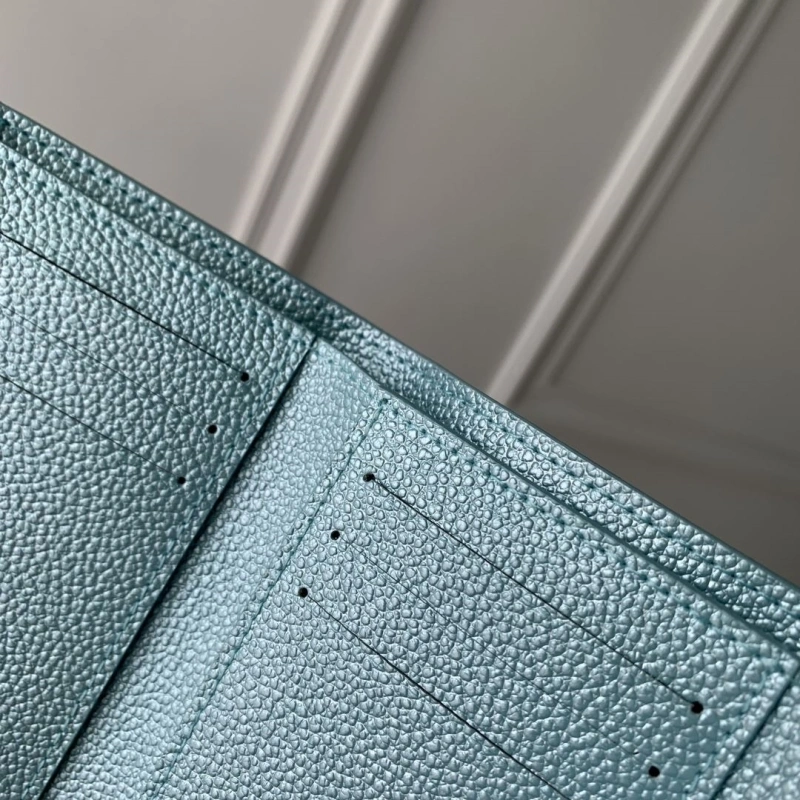 LV Wallets 4048A-0134