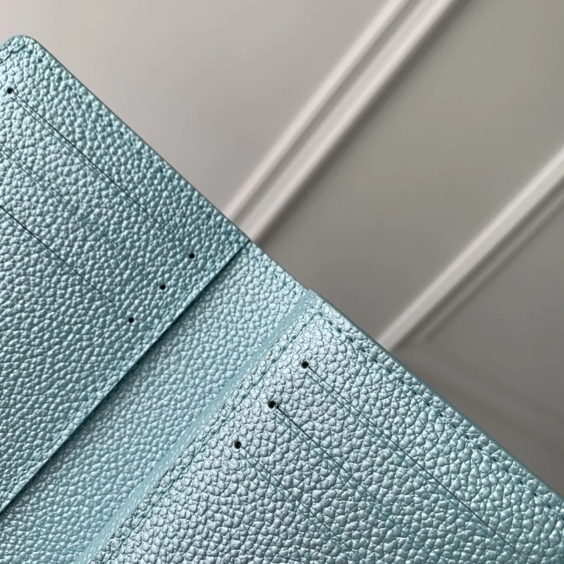 LV Wallets 4048A-0135