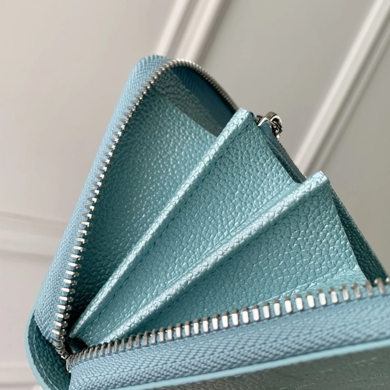 LV Wallets 4048A-0137