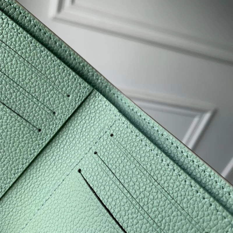 LV Wallets 4048F-0067