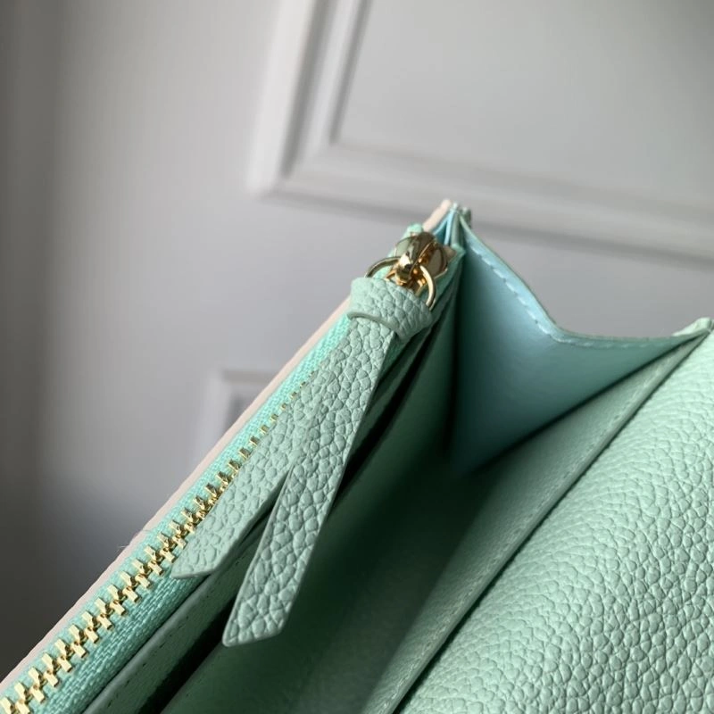 LV Wallets 4048F-0086