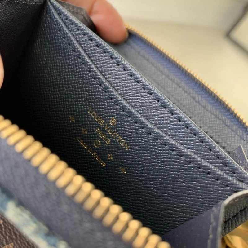 LV Wallets 4048F-0100