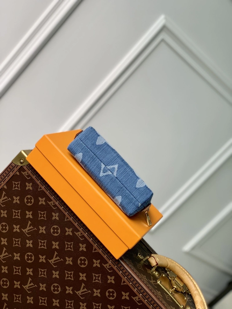 LV Cosmetic Bags 4048G-0015