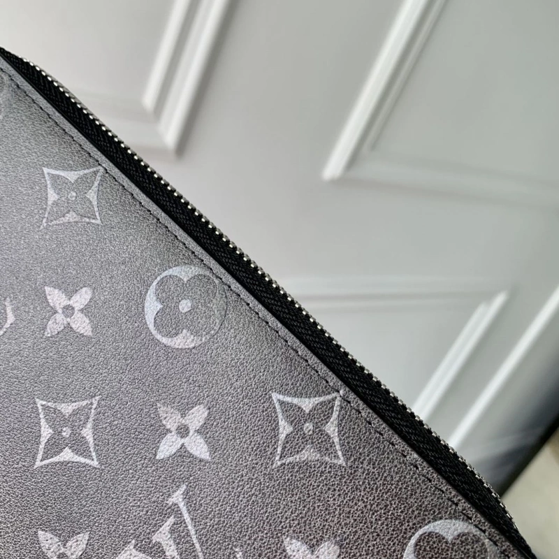 LV Wallets 4048I-0487