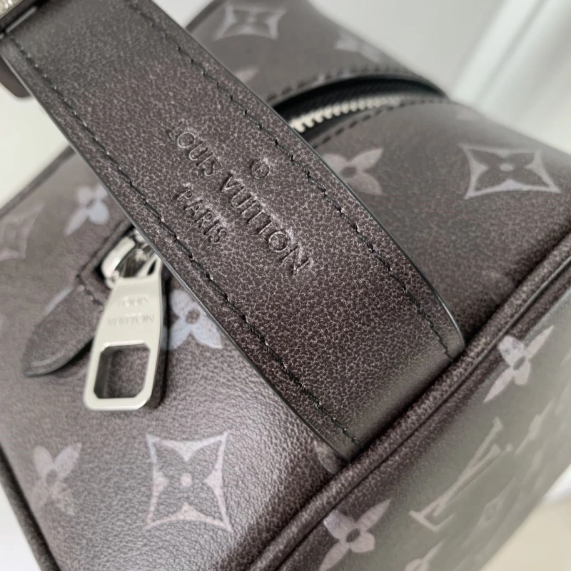 LV Cosmetic Bags 4048I-0489