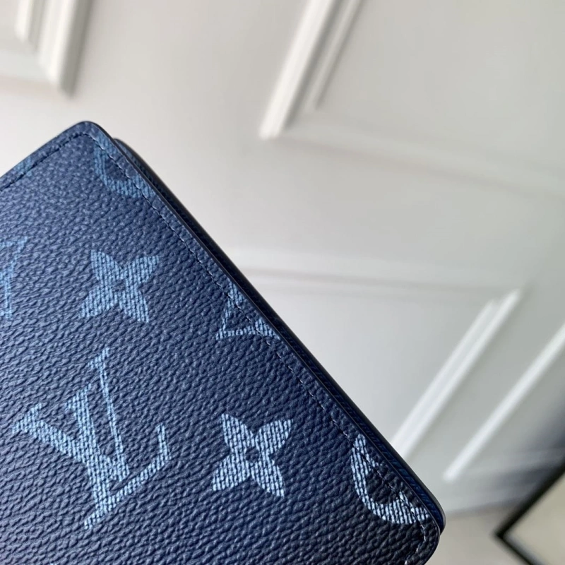 LV Wallets 4048I-0504
