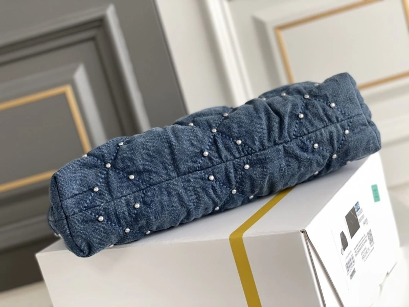 Chanel Shopping Bags 4049D-0032