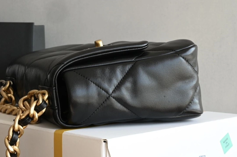 Chanel 19 Bags 4049H-0293