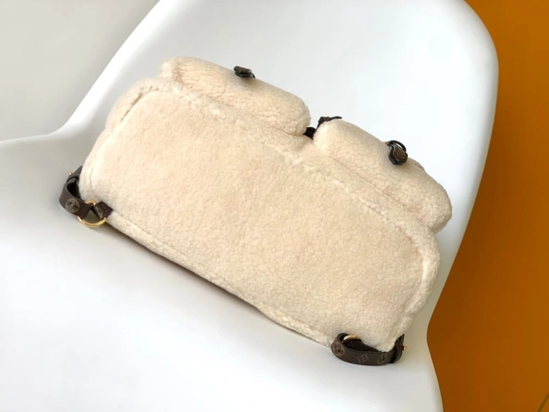 LV Backpacks 4056C-0061