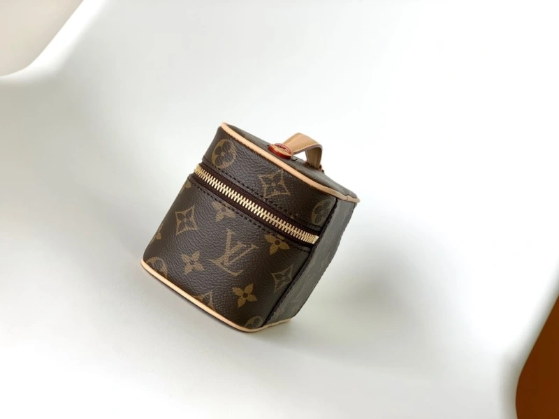LV Cosmetic Bags 4056C-0065