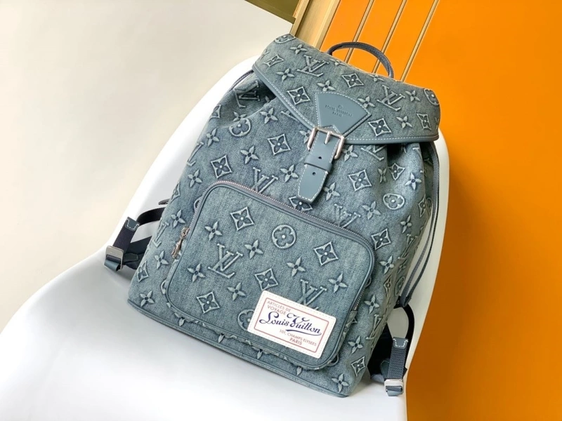 LV Backpacks 4056D-0136