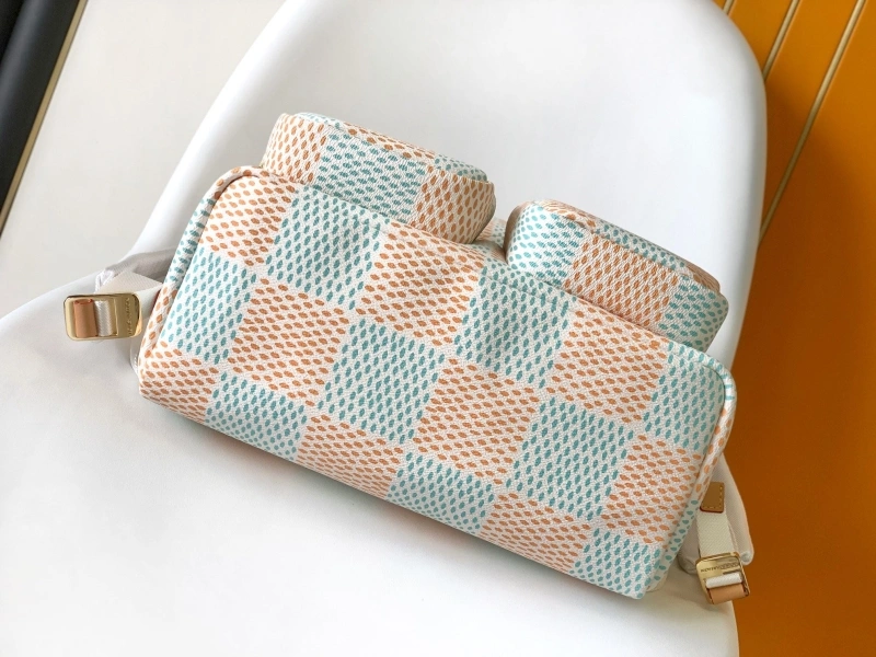 LV Backpacks 4056D-0519