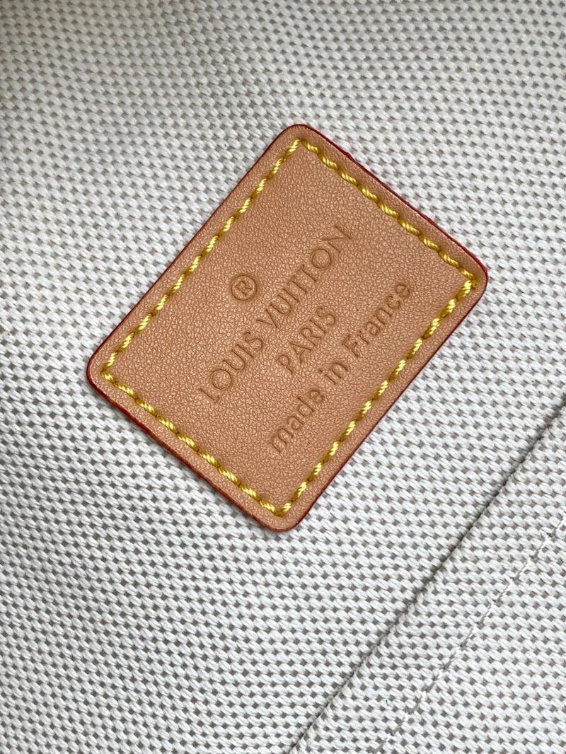 LV Backpacks 4056D-0519