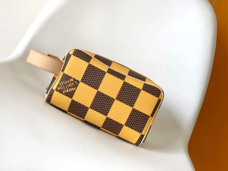 LV Cosmetic Bags 4056D-0523