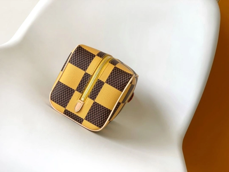 LV Cosmetic Bags 4056D-0523