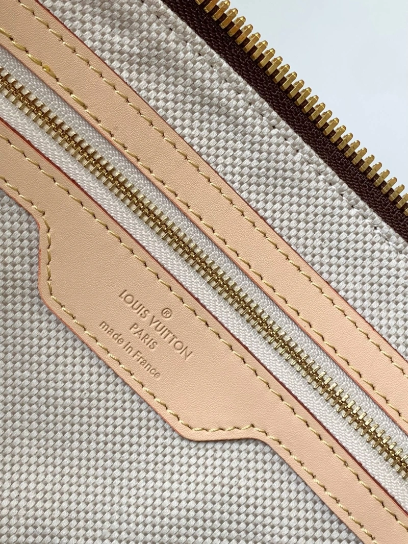 LV Travel Bags 4056D-0529