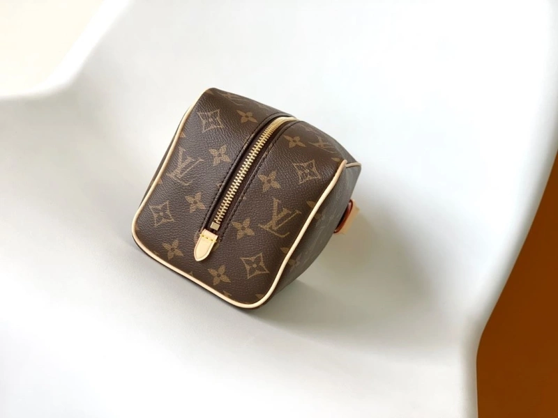 LV Cosmetic Bags 4056D-0535