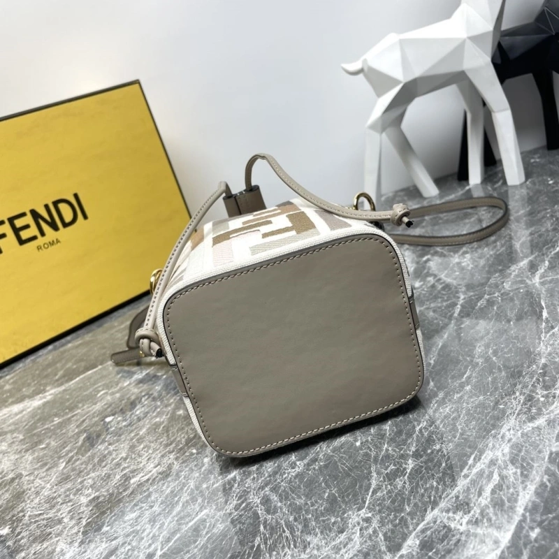 Fendi Bucket Bags 4081-0038