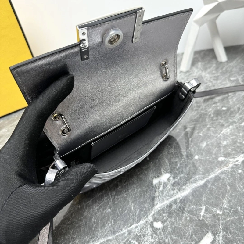 Fendi Baguette Bags 4081-0070