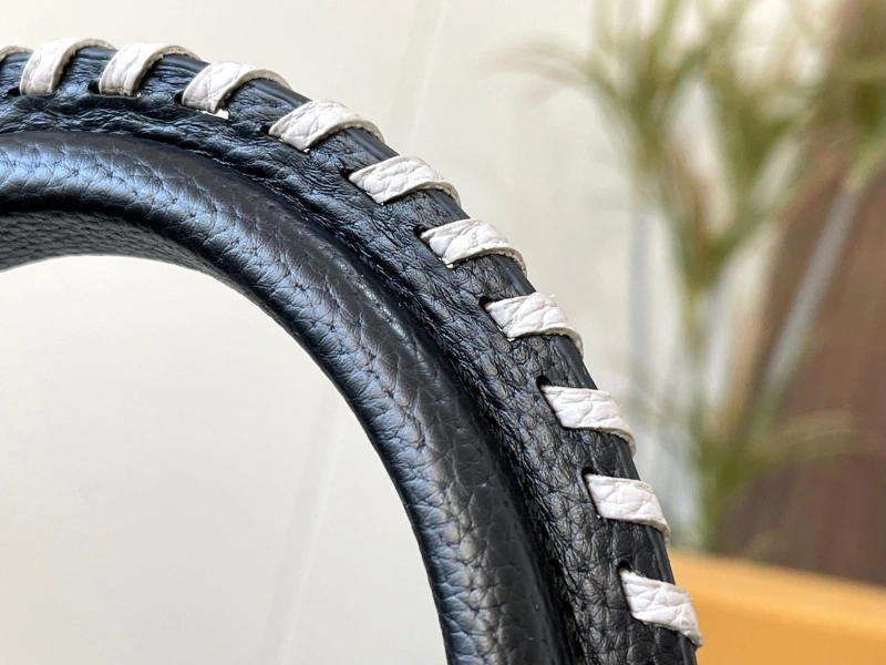 LV Capucines Bags 4081B-0230