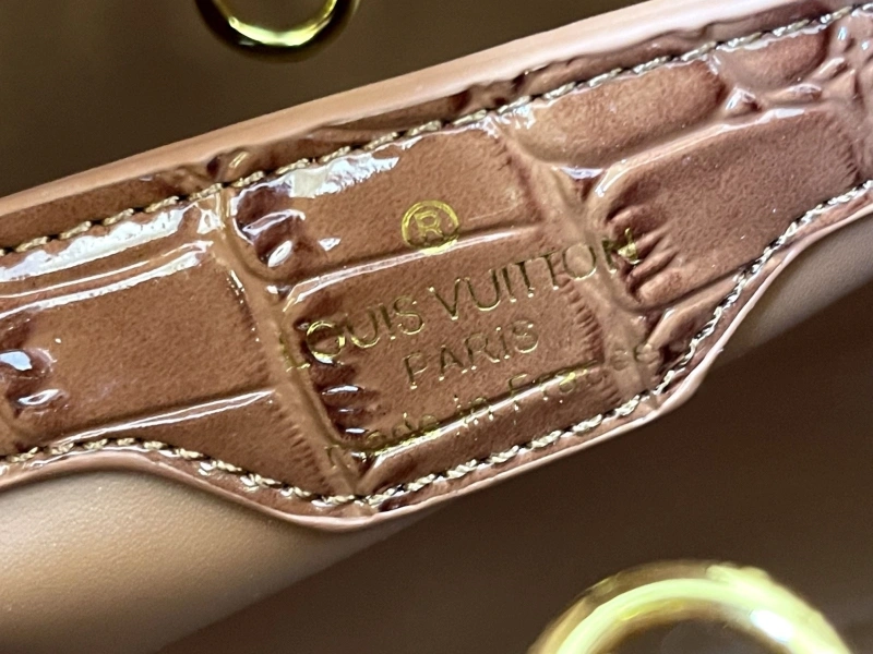 LV Capucines Bags 4081B-0294