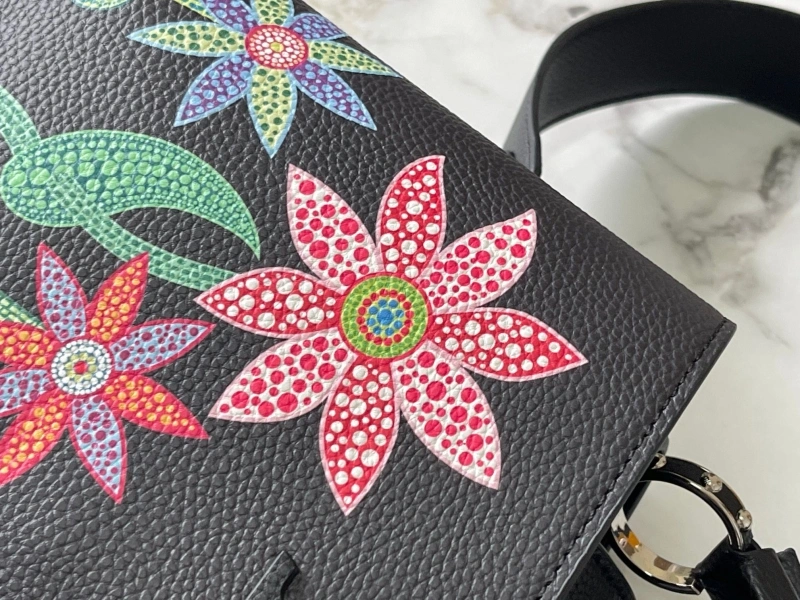 LV Capucines Bags 4081B-0301