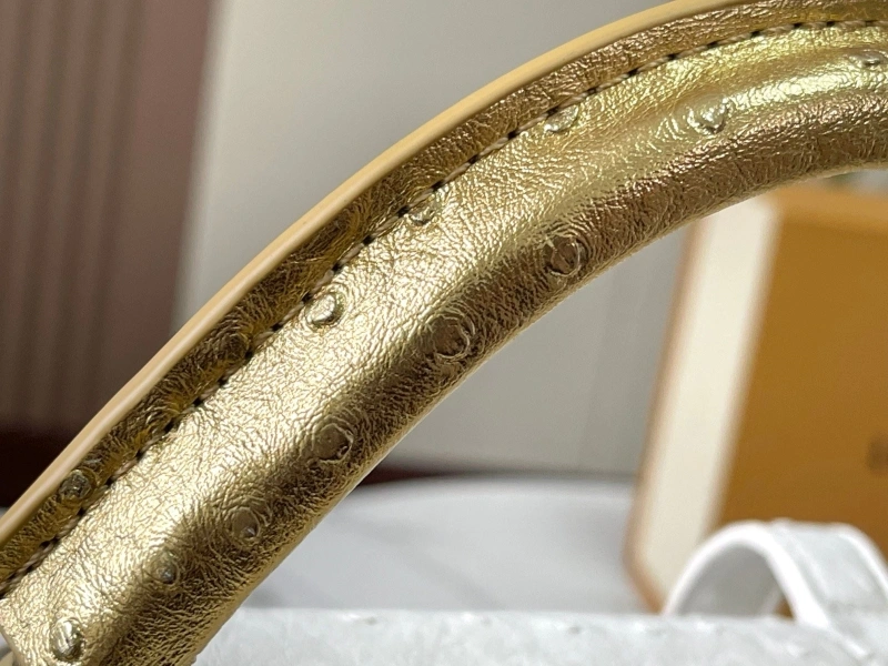 LV Capucines Bags 4081B-0379